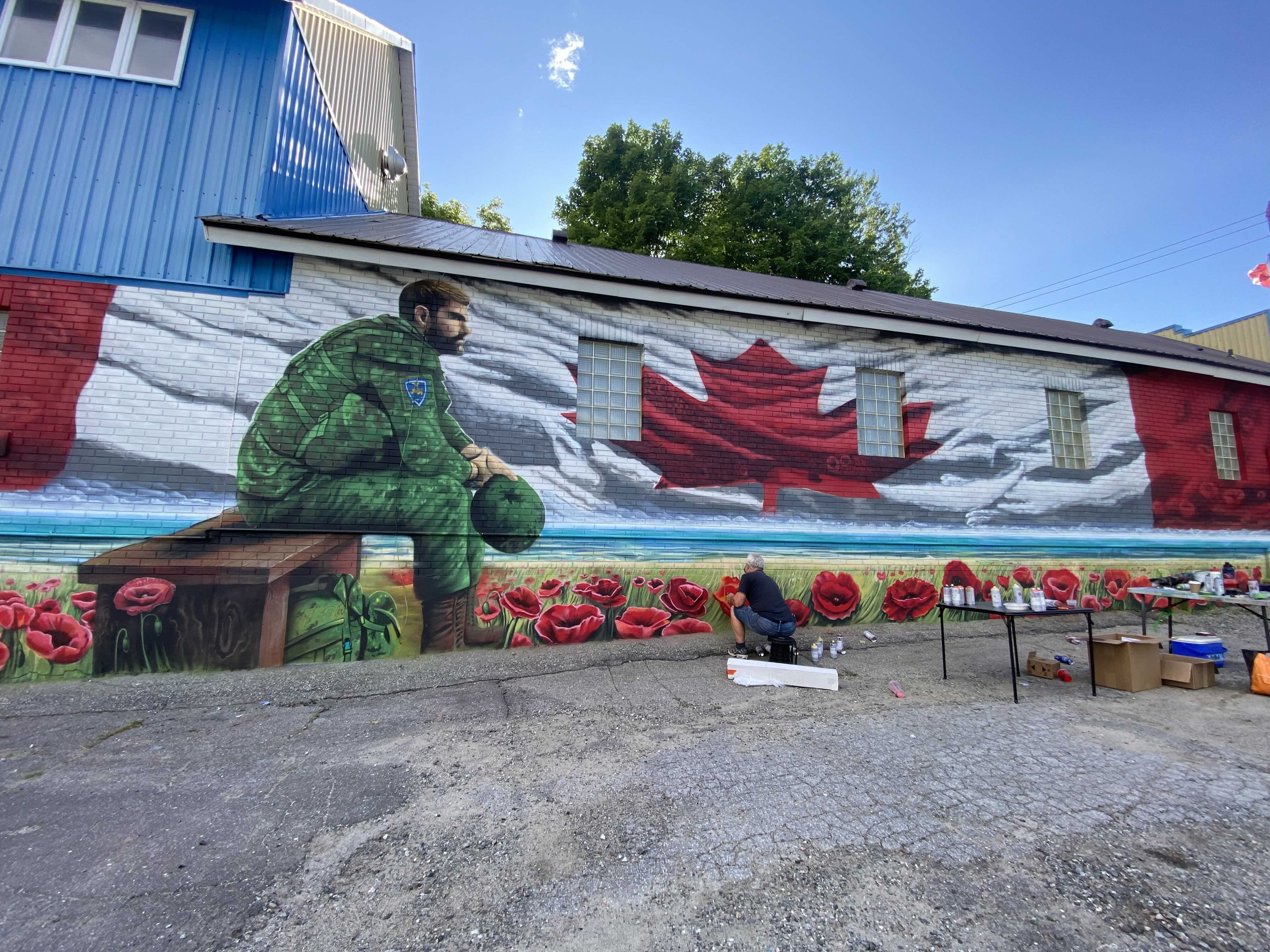 Murale commémorative soldat armée canadienne drapeau Canada coquelicots jour du souvenir